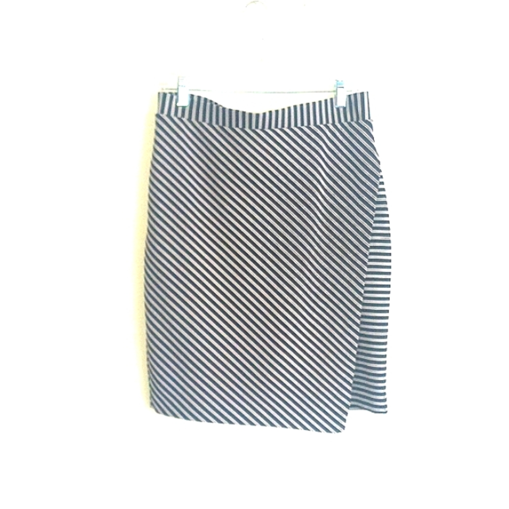 Roz & Ali black and white skirt